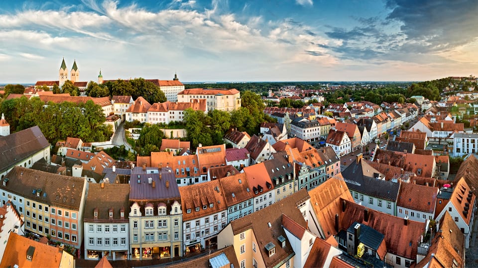 Freising mit Dom – das Zuhause von Heinrichs Immobilien