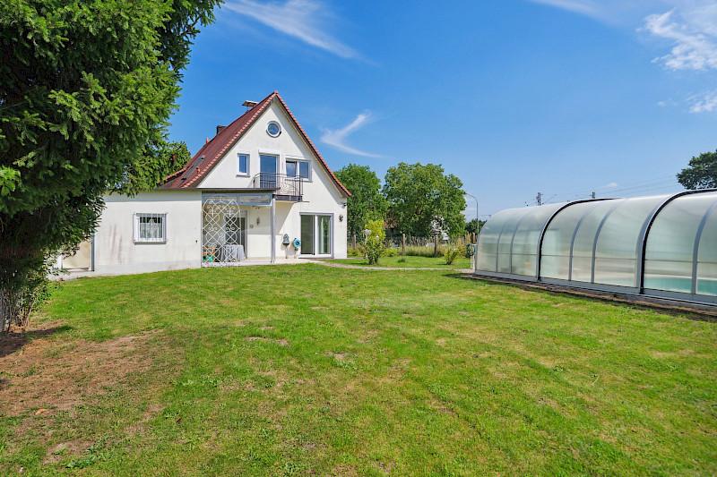 Einfamilienhaus mit Pool in Reichertshausen – verkaufte Referenz
